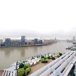 3 Bed Serviced Apartment In Battersea - River Views