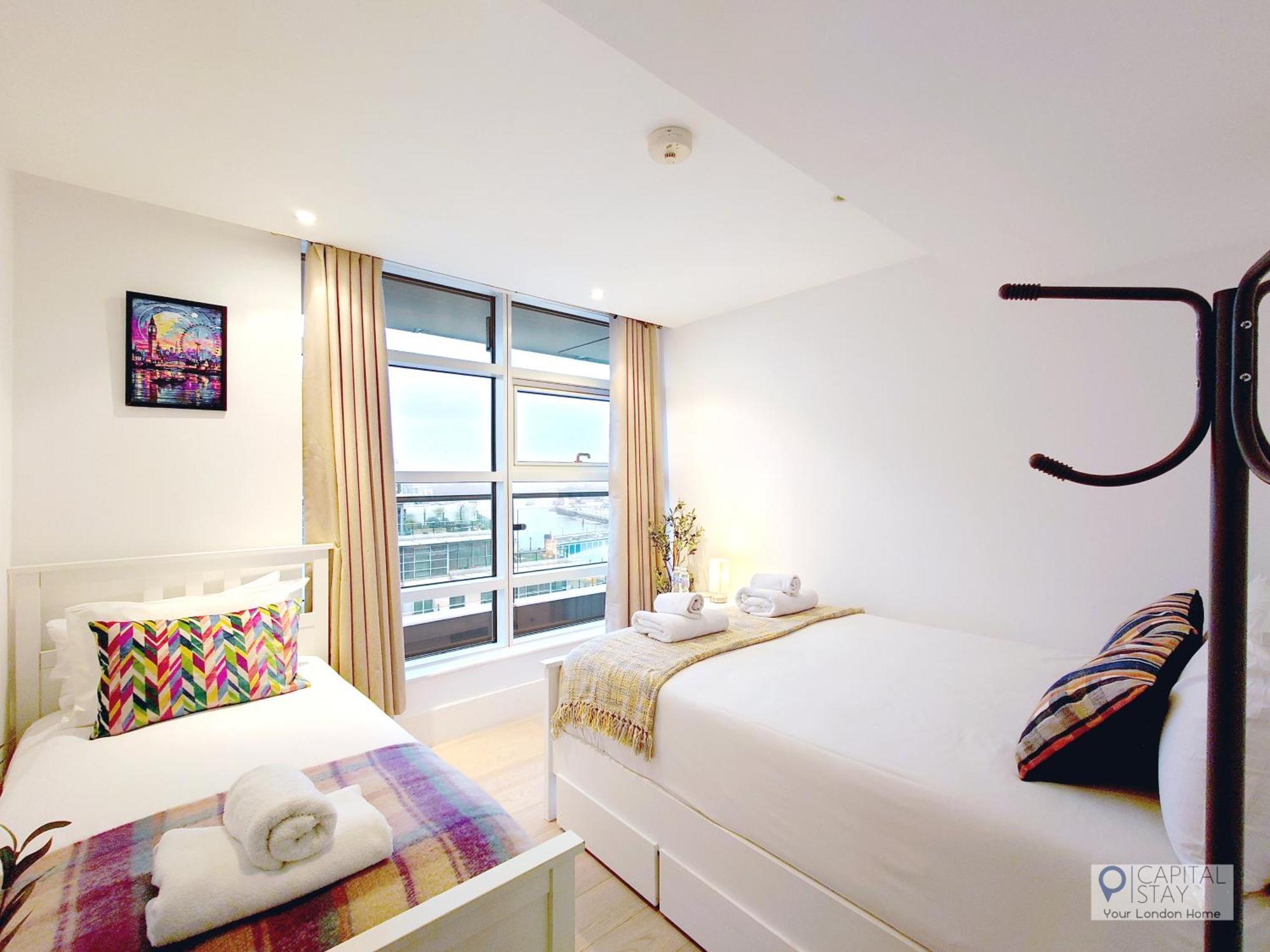 3 Bed Serviced In Battersea - River Views Londra