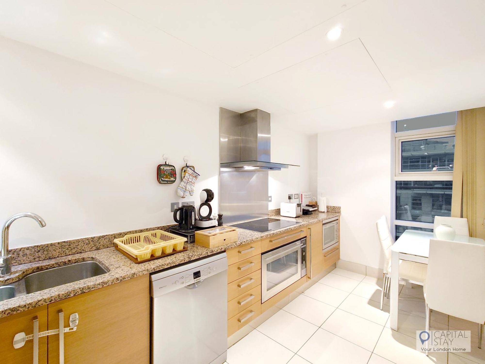 Apartment 3 Bed Serviced In Battersea - River Views *