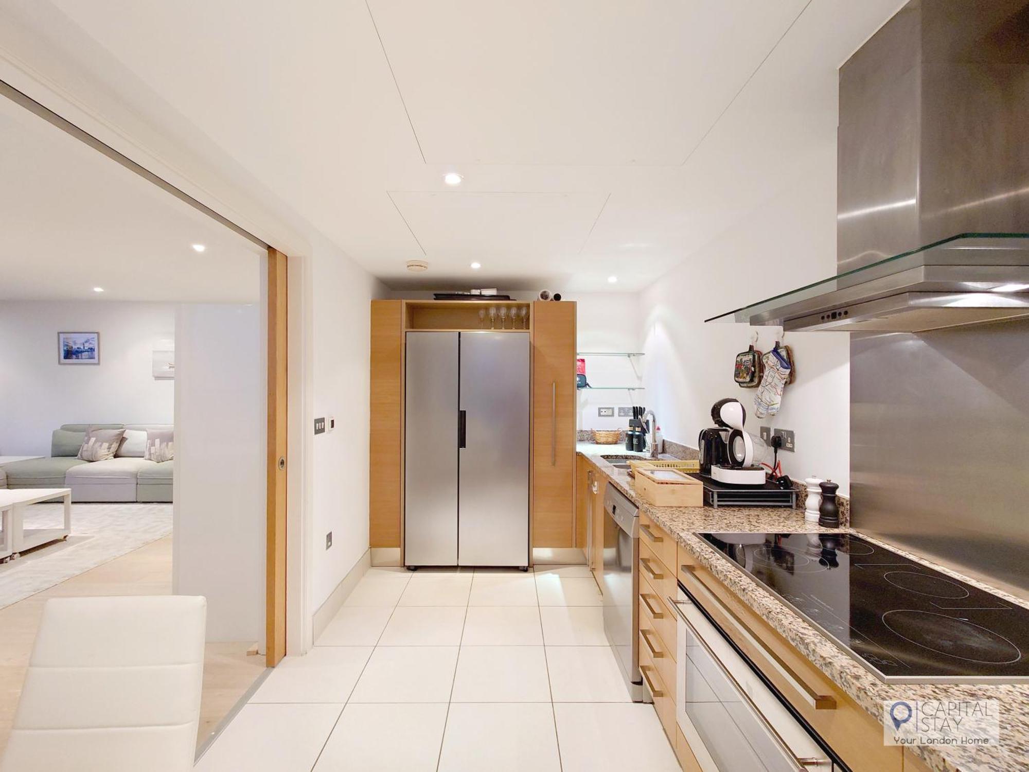 3 Bed Serviced In Battersea - River Views * London