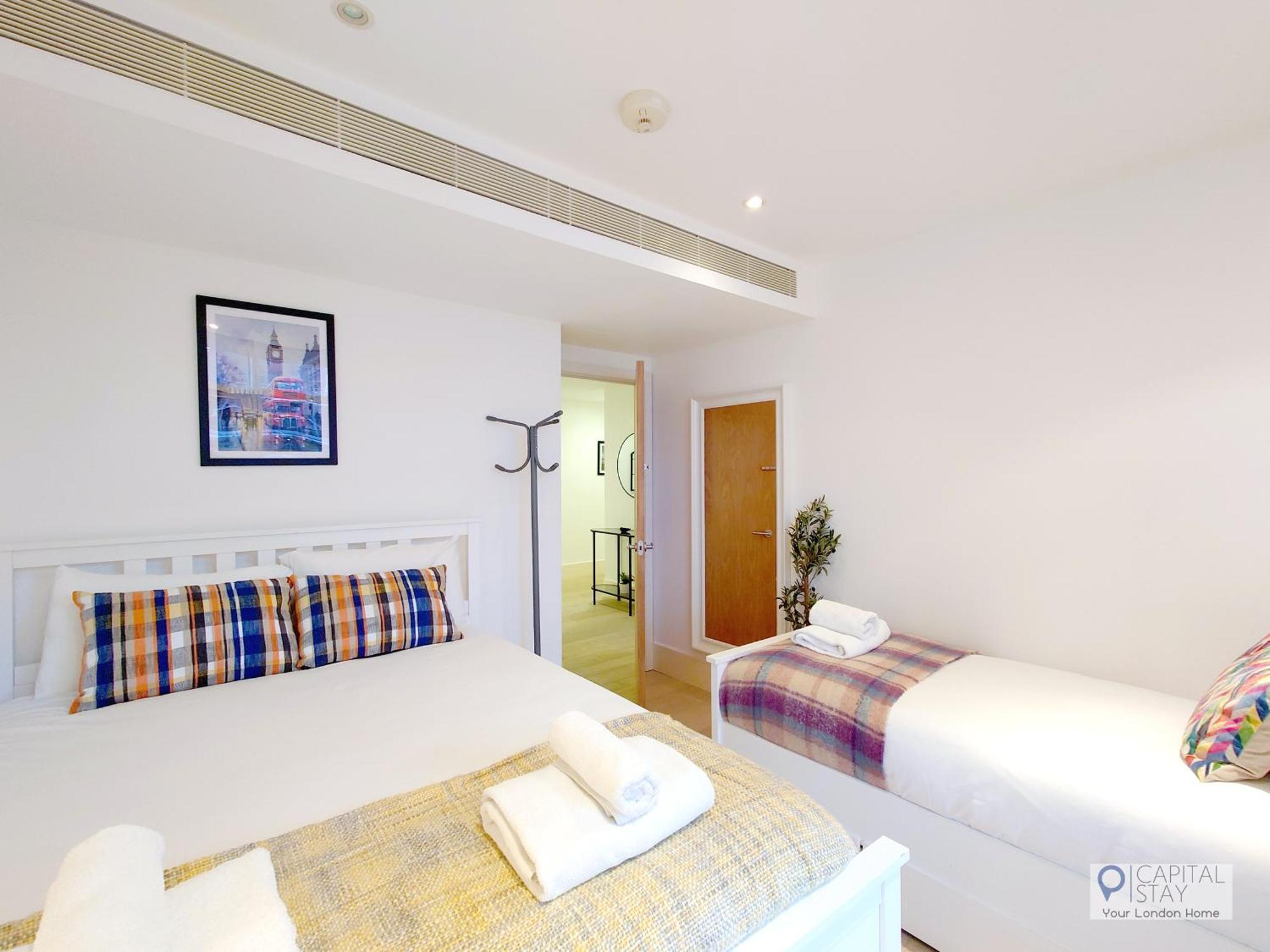 3 Bed Serviced In Battersea - River Views Apartment
