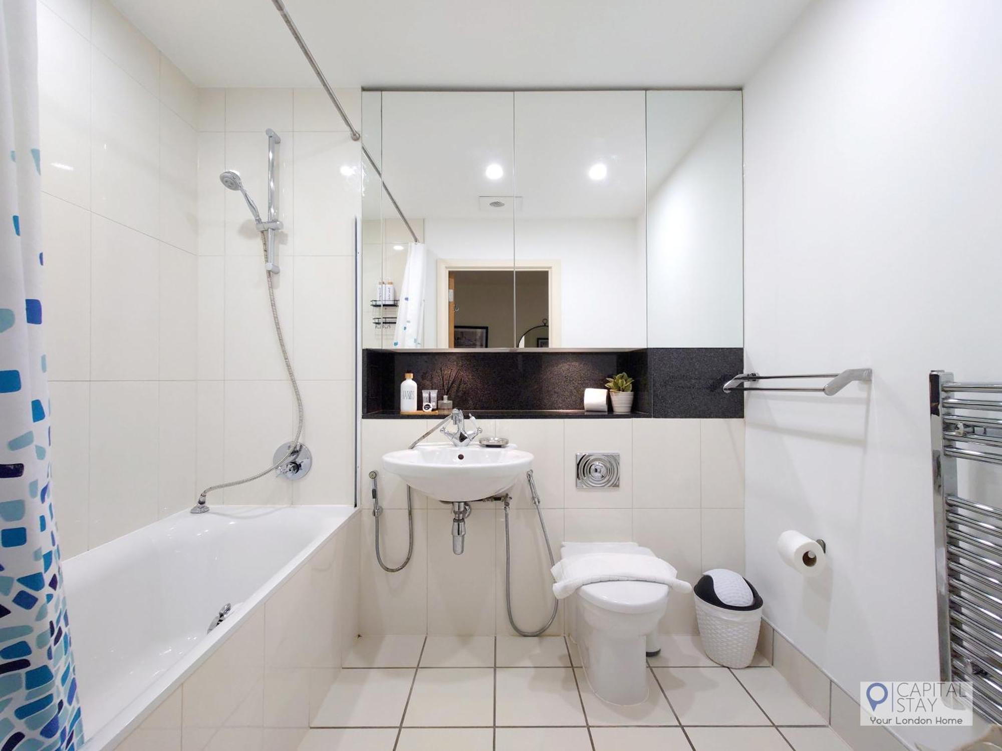 3 Bed Serviced In Battersea - River Views
